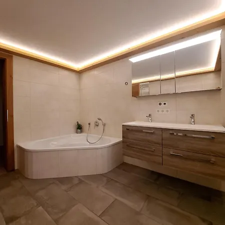 Kirchberg Apartment